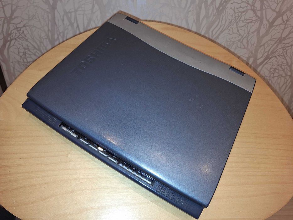 Komputer TOSHIBA Satellite S1800‑554 + stacja dyskietek 3,5" – KLASYK