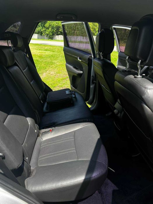 автомоболь KIA Sorento