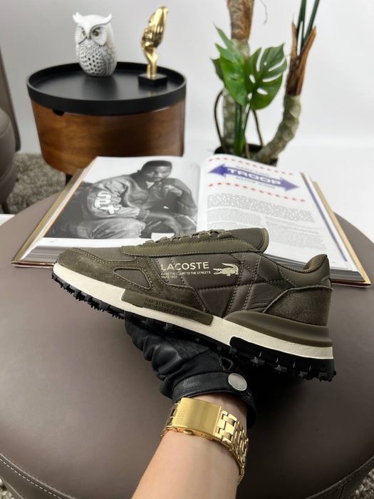 8 кольорів Lacoste Elite Active PRM