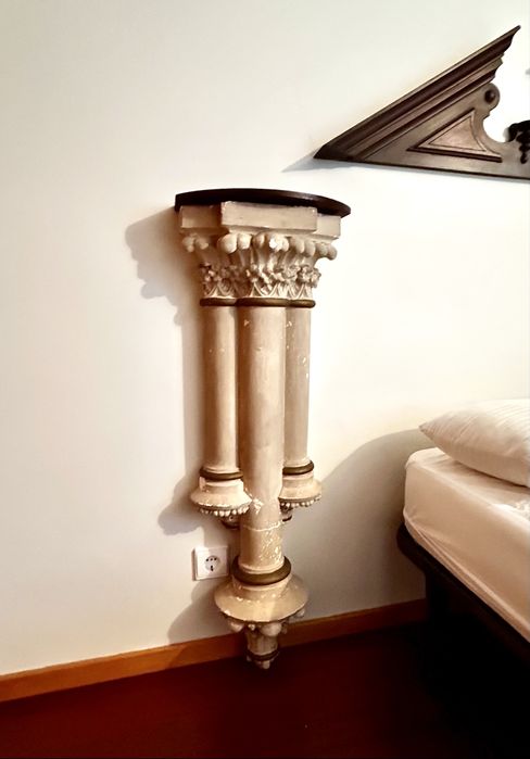 Mesas de cabeceira e cabeceira cama