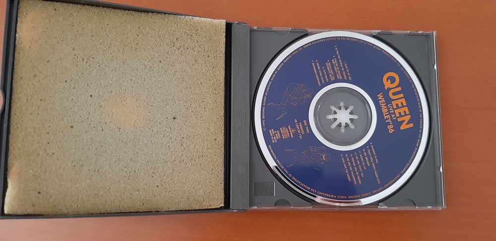 Cd duplo Queen Live at Wembly 86428830138051471363