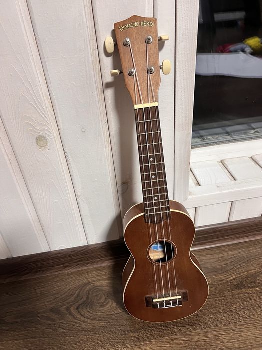 Diamond head укулеле