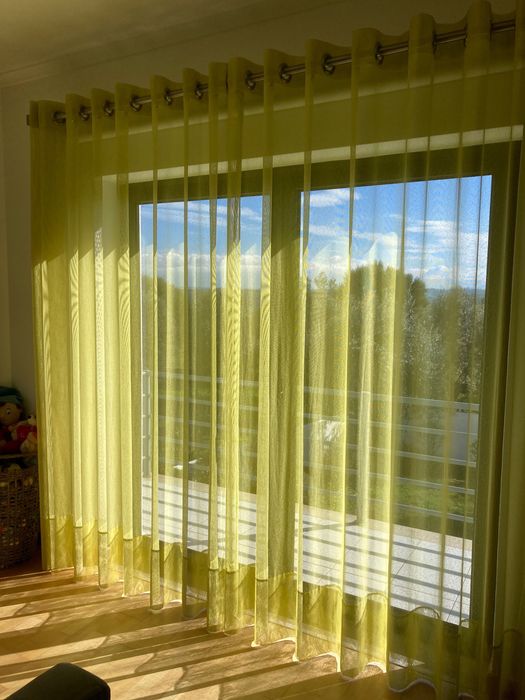 Cortinado verde com varão