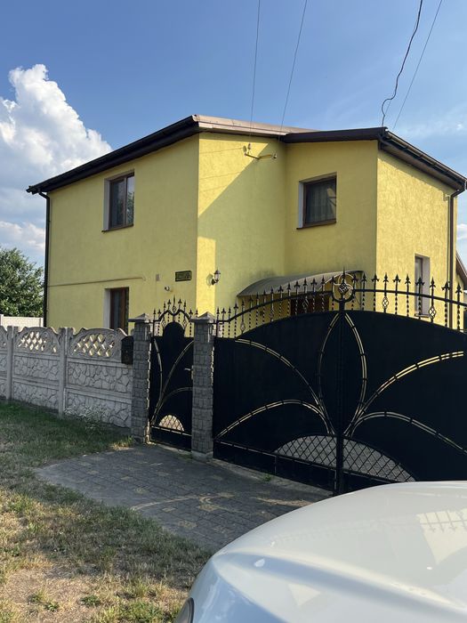 Будинок з ремонтом
