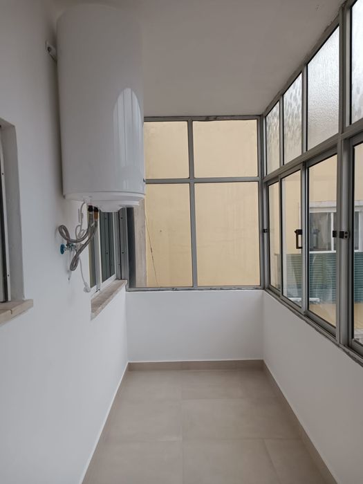 Quarto em Alhos Vedros com cama de casal