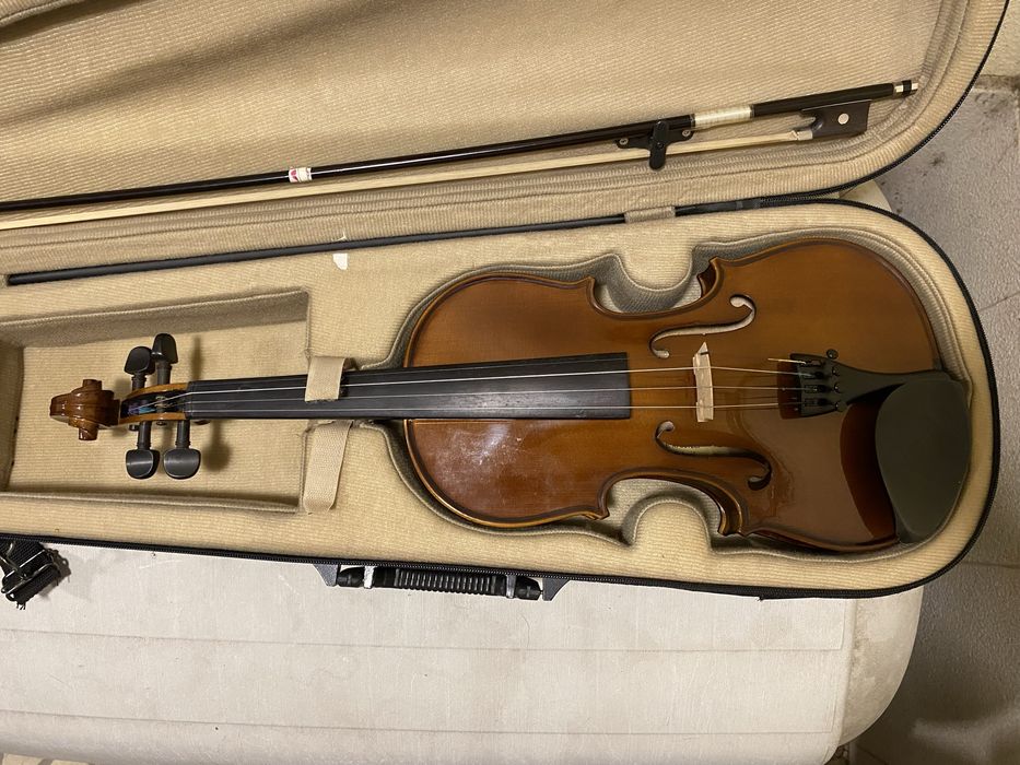 Violino 4x4 com capa de transporte