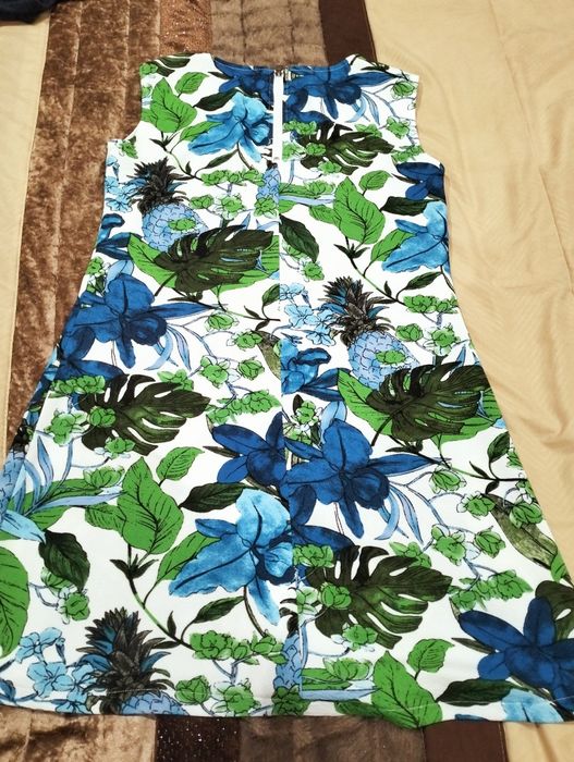 Vestido colorido em excelente estado