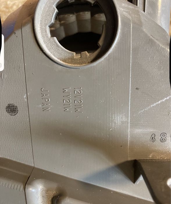 Halogen przód zderzaka przedni  lewy toyota  prius plus V