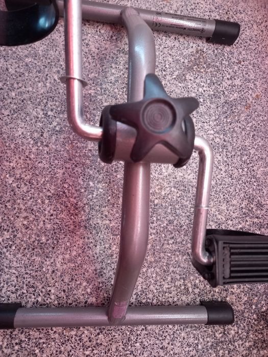 Pedaleira em óptimo estado de conservação.