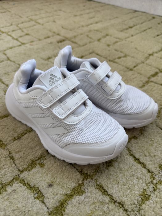 Продам кросівки adidas