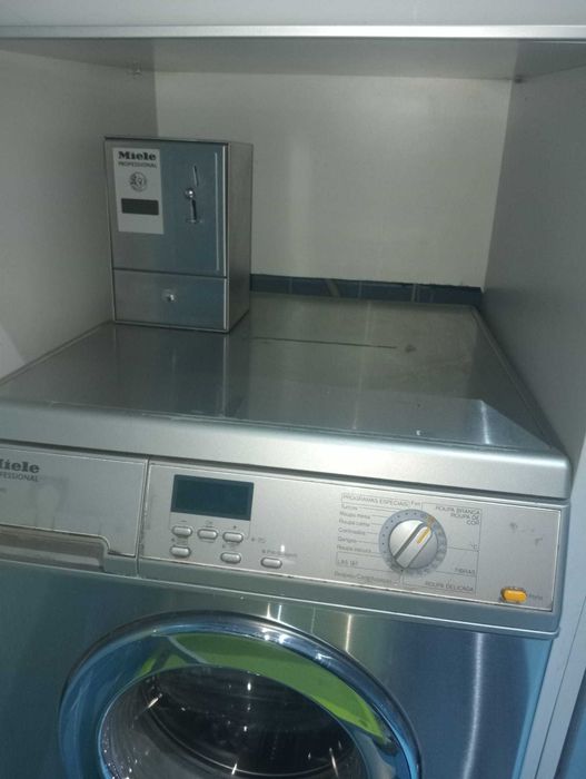 Máquina lavar roupa e secar industrial Miele