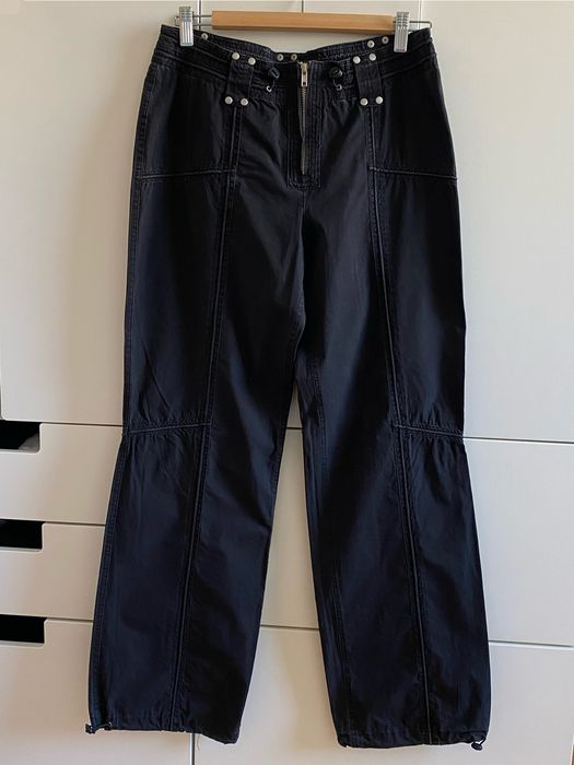 Czarne spodnie materiałowe DKNY