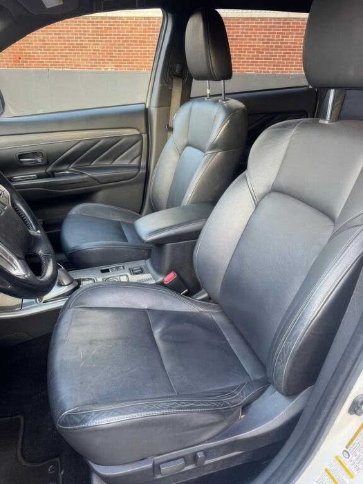 Mitsubishi Outlander Hybrid Plug-in SEL S-AWC      2019