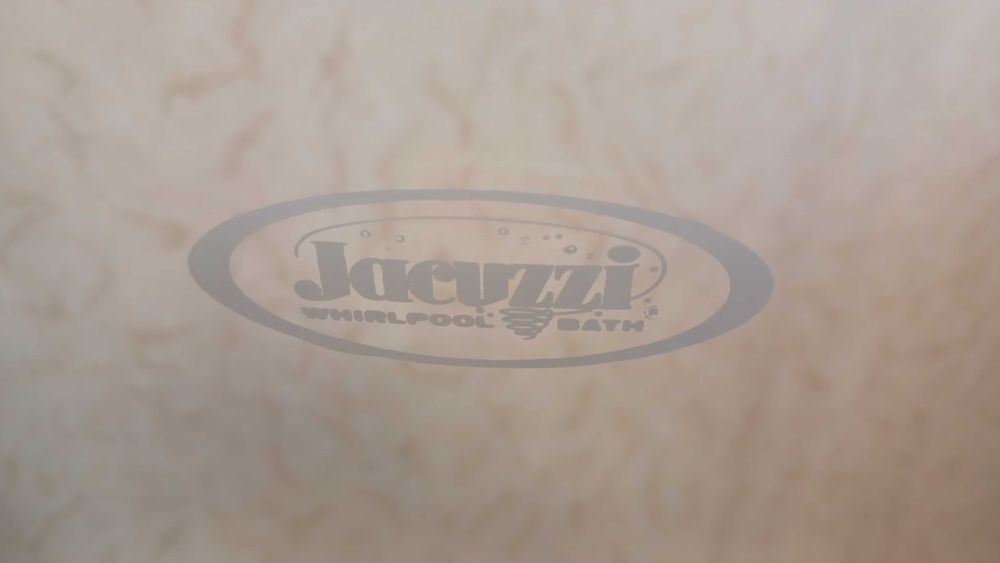 Душова кабіна Jacuzzi,  скляні двері,полиці