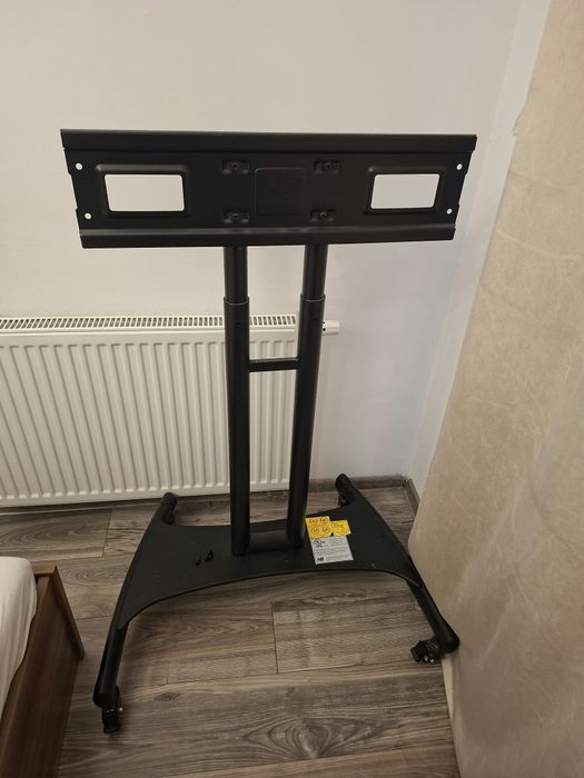 Mobilny  statyw na telewizor