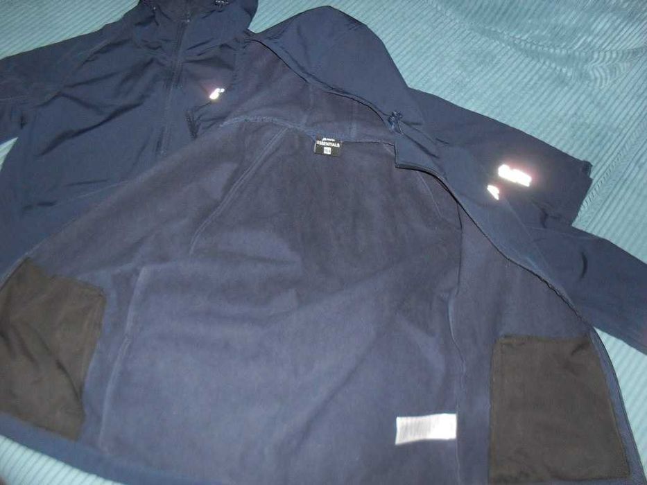 Dwie kurtki softshell dziewczęce.