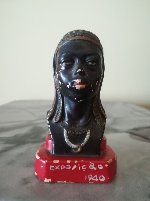 Busto em Terracota. Exposição do Mundo Português. 1940