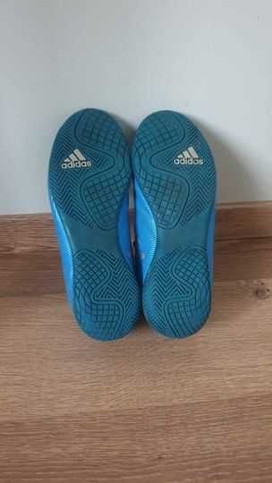 Buty piłkarskie adidas rozm. 36,5