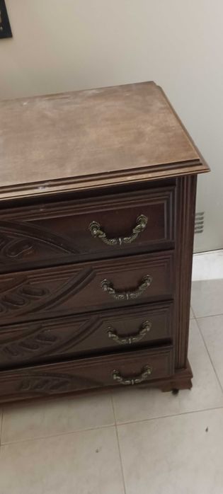 Cabeceira de madeira tratada usada