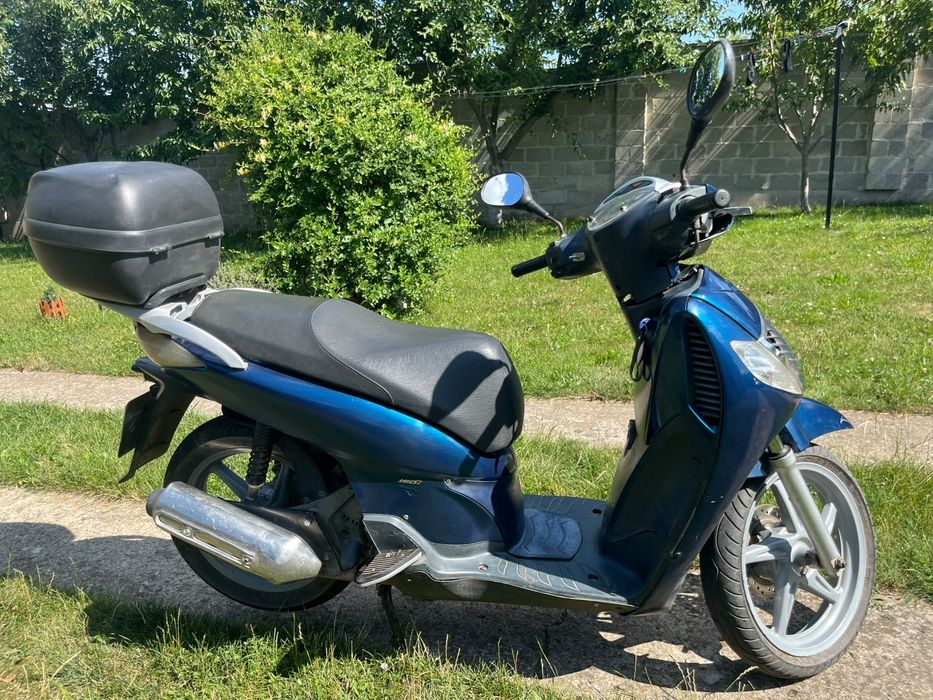 Продам скутор HONDA SH 150