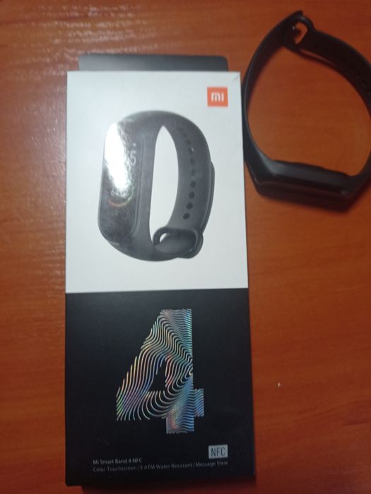 mi band 4 в гарному стані