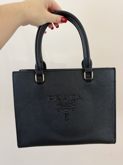 Сумка Prada , чорна , класична