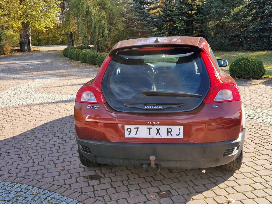 Świeżo Sprowadzony, Oplacony