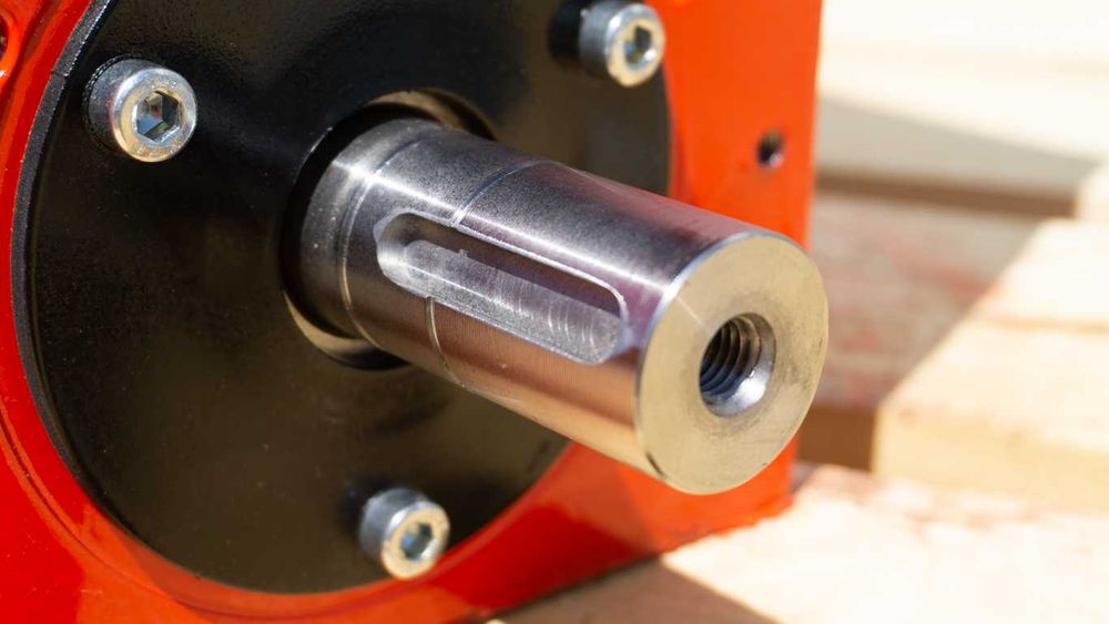 Mechanizm rębaka === RĘBAK do cięcia gałęzi === REMET R-100