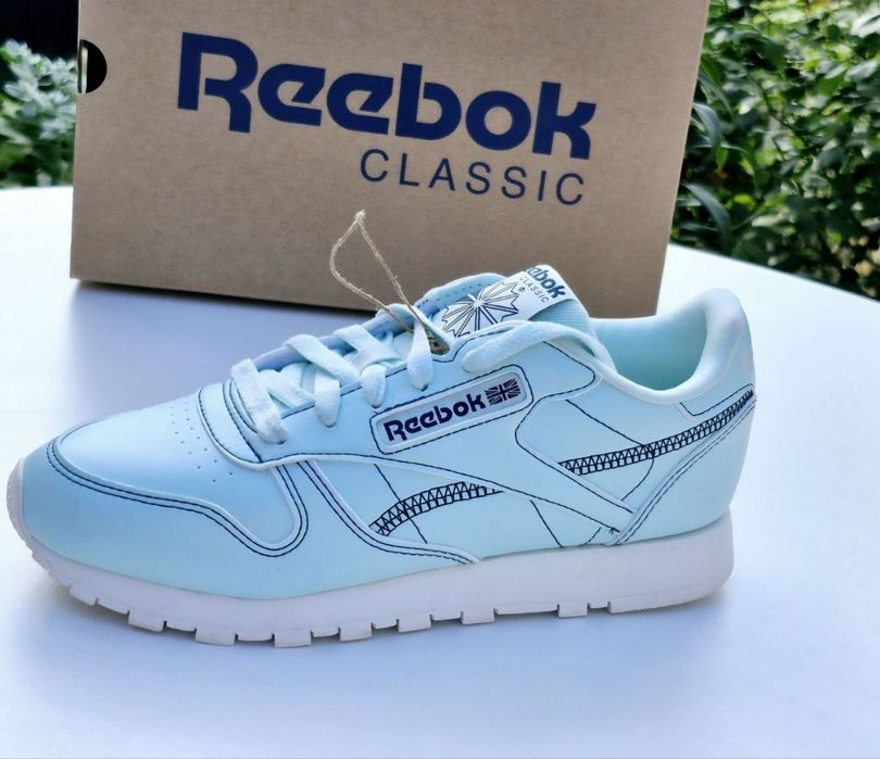 Оригінальні жіночі кросівки Reebok