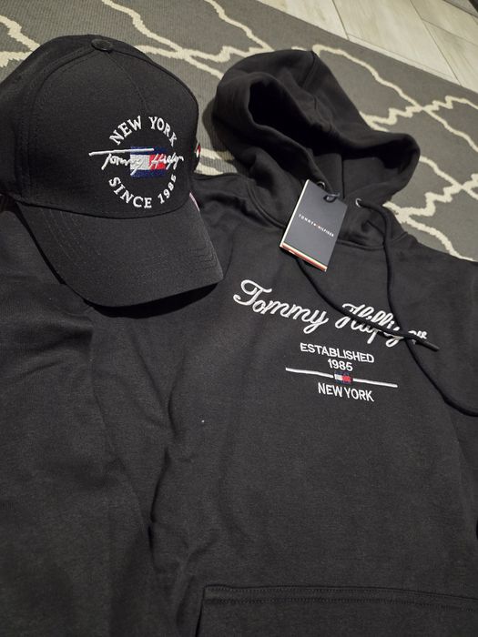 Tommy Hilfiger zestaw bluza r.M czarna plus czapka