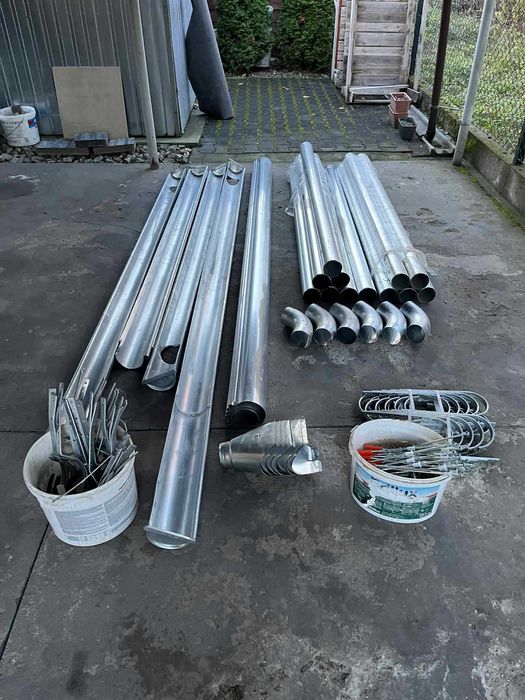 Zestaw rynien i akcesorii do montażu