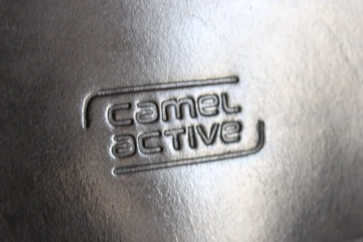 Pasta de pele da marca CAMEL Active