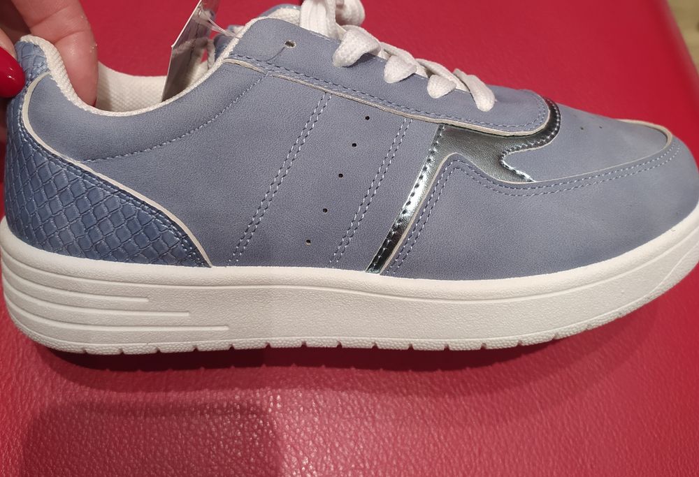 Buty dla dziewczynki