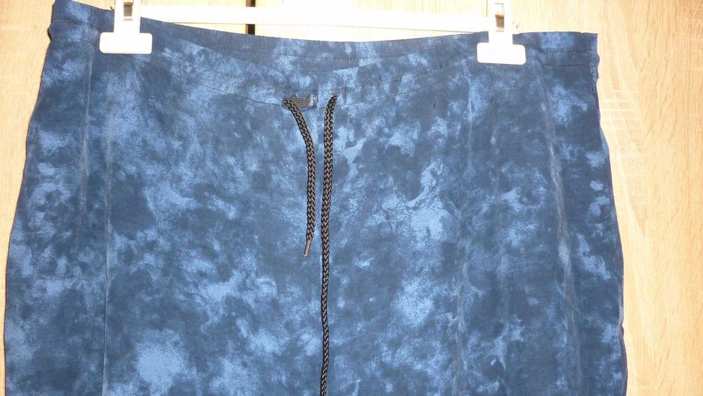 Damskie spodnie z wiskozy w wysokim stanem  R; 46/48