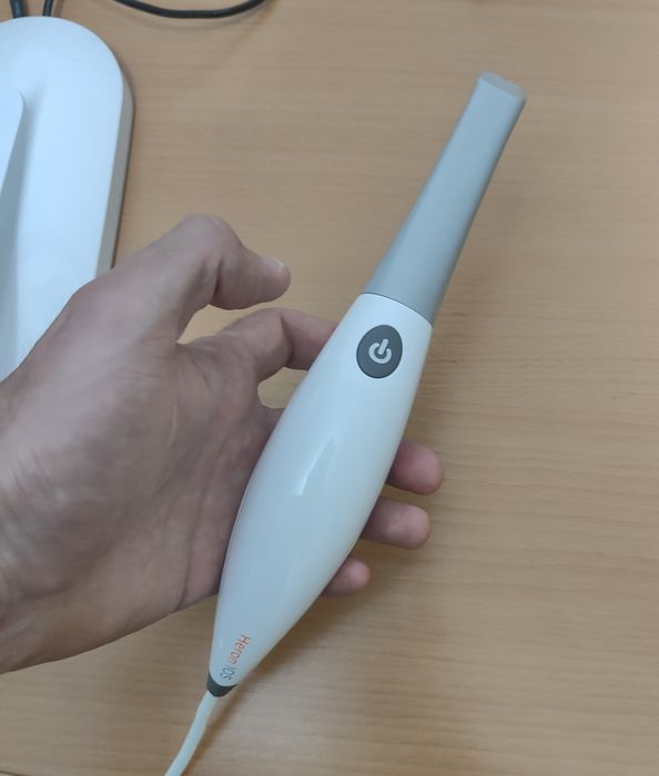 Escaner intraoral Heron ios com pouco uso.