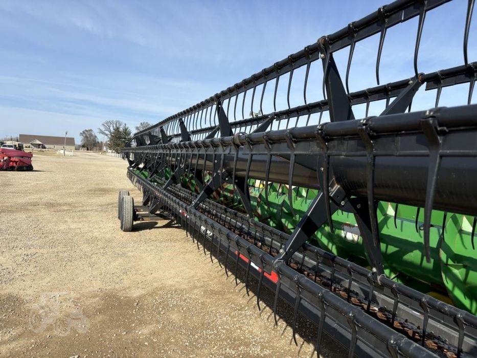 John Deere 635F Жатка