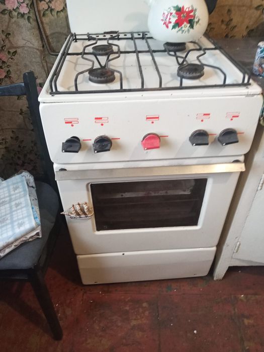 Продам газову плиту б/у