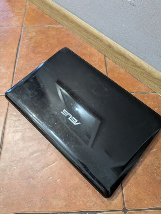 Laptop a nawet dwa