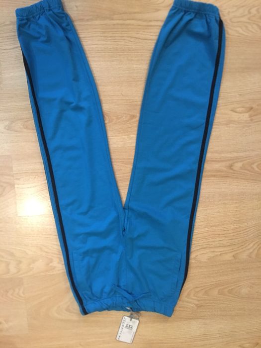 Новые спортивные штаны