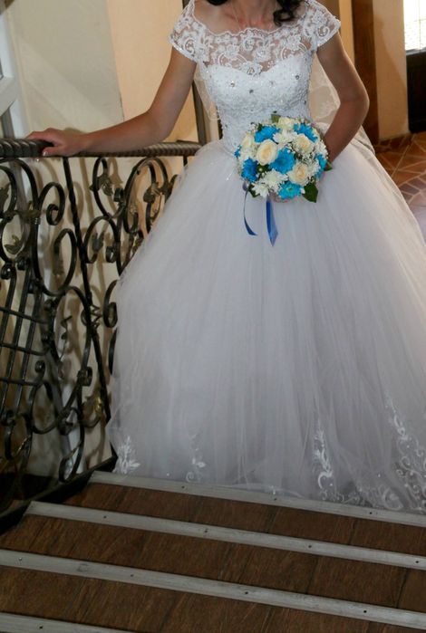 Свадебное платье б/у