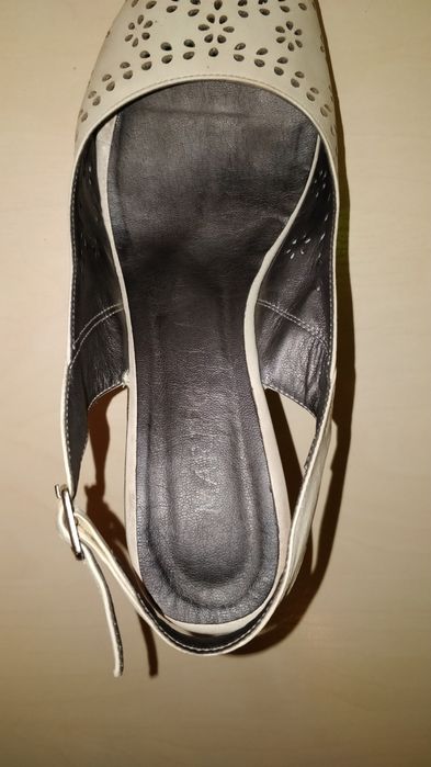 Босоножки на танкетке, 39-й размер