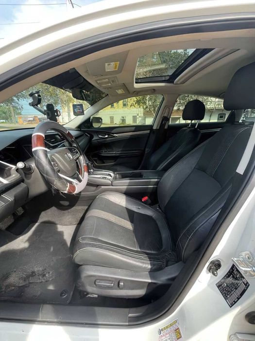 Honda Civic EX-L      2019