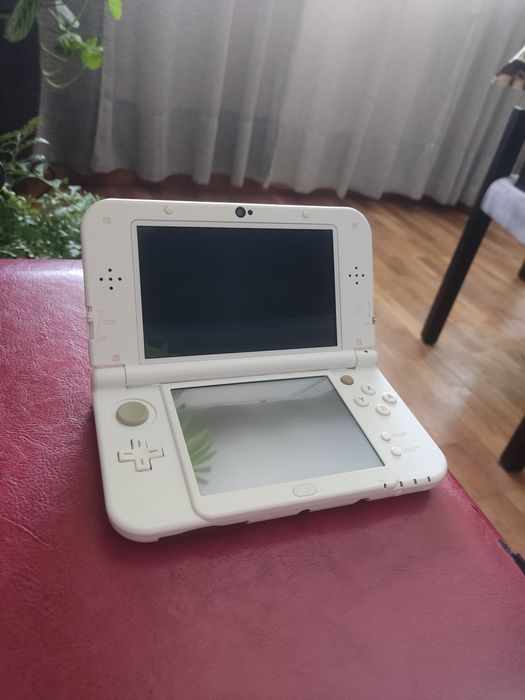 New Nintendo 3ds XL Pearl White