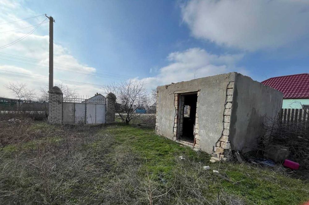 Продам дом с земельным участком 15 соток в  предместье города