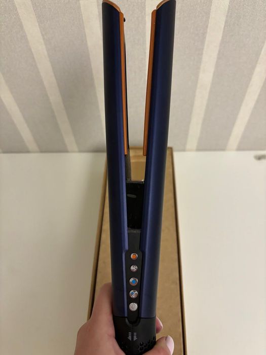 Dyson airstrait hs01