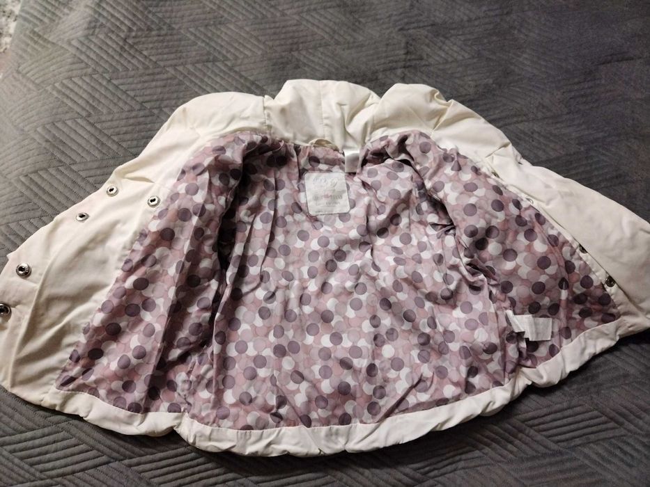 Biała kurtka dla dziewczynki