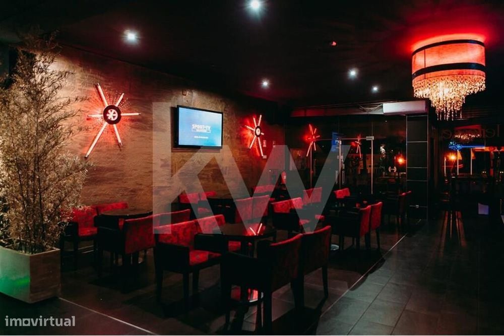 Trespasse Café/Bar/Danceteria/Restaurante ! Cesar (centro) - Oliveira