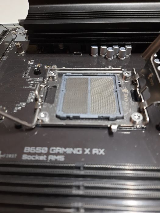 Gigabyte B650 Gaming X AX