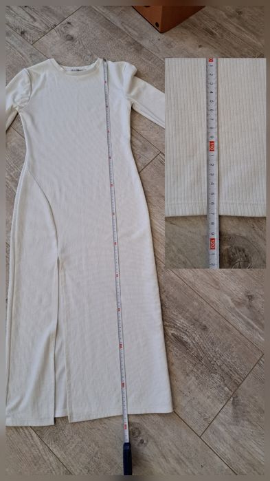 Sukienka prążkowana, biała - Stradivarius - rozm 38 - używana