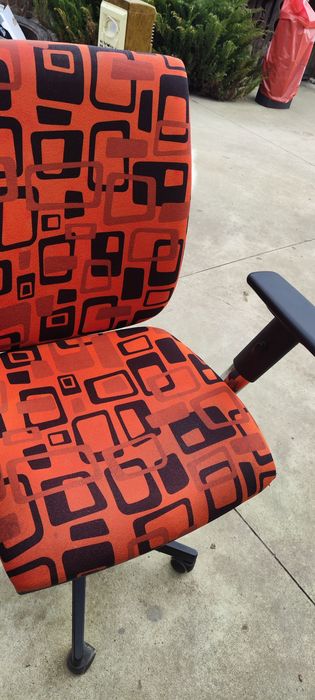 Офісне.   крісло